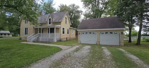 401 N 2nd Ave, Chenoa, IL 61726