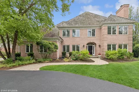 1115 Lawrence Ave, Lake Forest, IL 60045