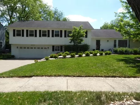 25 W275 Gunston Ave, Naperville, IL 60540