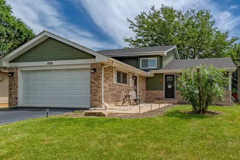 7559 Kingsbury Dr, Hanover Park, IL 60133