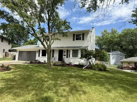 3814 Abbotsford Rd, Rockford, IL 61107