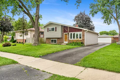 320 Marshall Rd, Bensenville, IL 60106