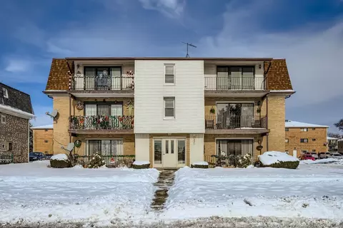 7336 86th St W #2B, Bridgeview, IL 60455