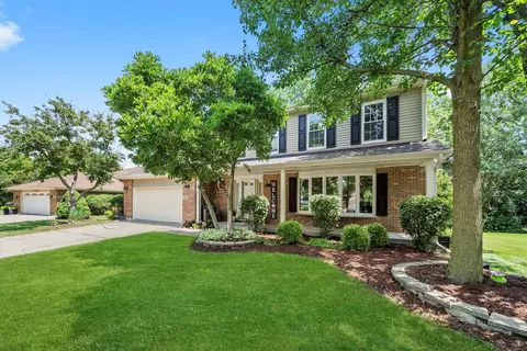 7801 Green Valley Ct, Darien, IL 60561