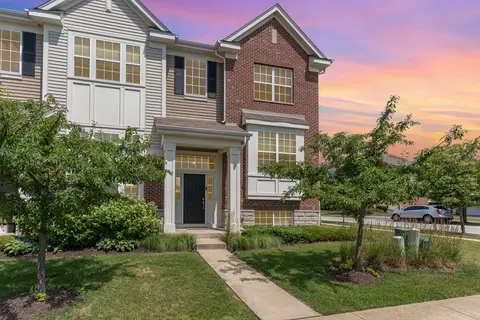 15373 Sheffield Square Pkwy, Orland Park, IL 60462