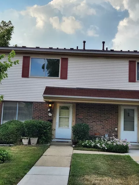 1746 Queensbury Cir #5832, Hoffman Estates, IL 60169