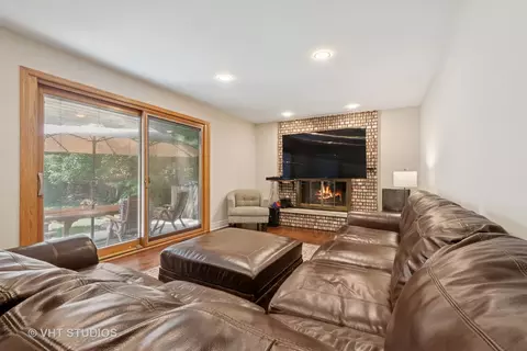Living - 36 Logan Ter, Golf, IL 60029 photo 3 of 3