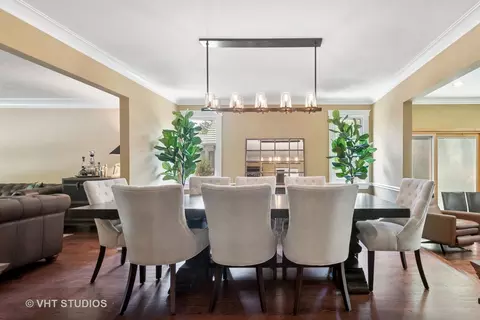 Dining - 36 Logan Ter, Golf, IL 60029 photo 3 of 4