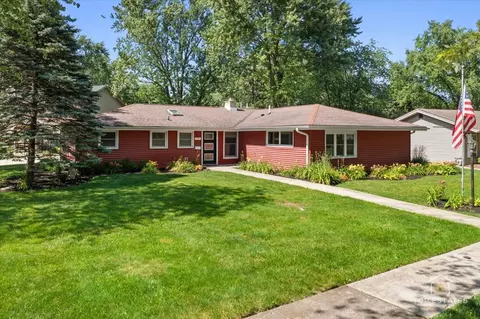 1702 Winthrop Ln, Schaumburg, IL 60193