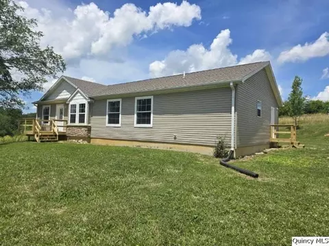 Exterior - 1096 E County Road 350, Sutter, IL 62373 photo 4 of 5