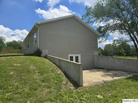 Other - 1096 E County Road 350, Sutter, IL 62373 photo 6 of 6