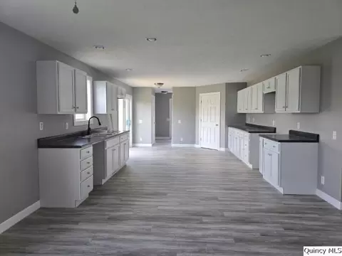 Entry Way - 1096 E County Road 350, Sutter, IL 62373 photo 2 of 2