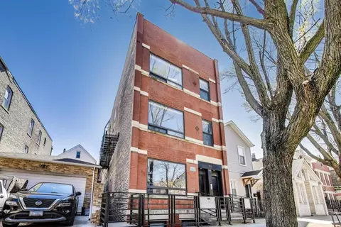 1811 W 17th St #201, Chicago, IL 60608