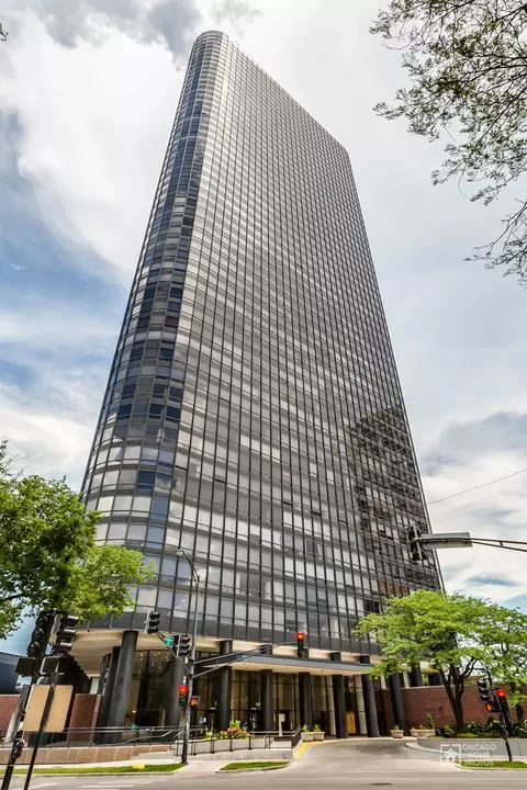 5415 N Sheridan Rd #3402, Chicago, IL 60640