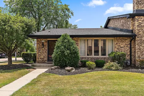 7435 W 153rd St, Orland Park, IL 60462