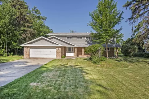 9 S104 Aero Dr, Naperville, IL 60564