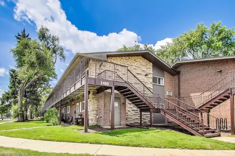 1480 Busse Rd #2F, Mount Prospect, IL 60056