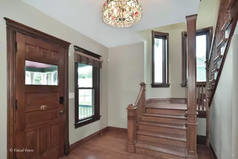 Entry Way - 331 Griswold St, Elgin, IL 60123 photo 2 of 3
