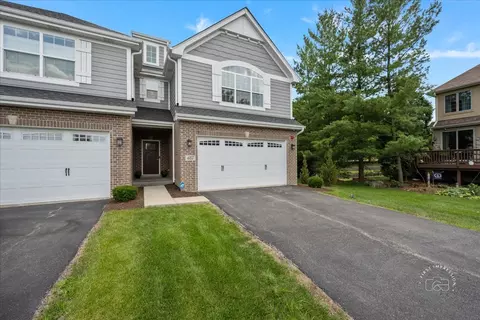 657 Bourbon Ct, Naperville, IL 60565