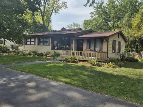 1214 Brandywine Cir, Batavia, IL 60510