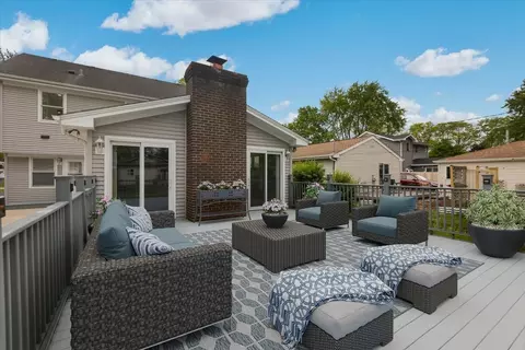 Exterior - 2306 Dove St, Rolling Meadows, IL 60008 photo 9 of 10