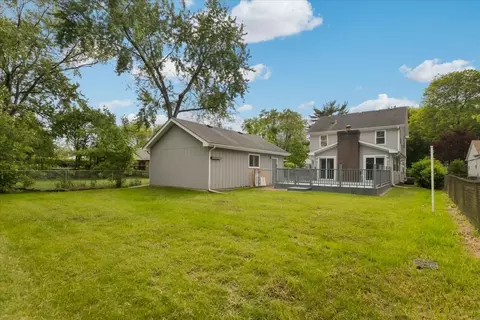 Exterior - 2306 Dove St, Rolling Meadows, IL 60008 photo 4 of 10