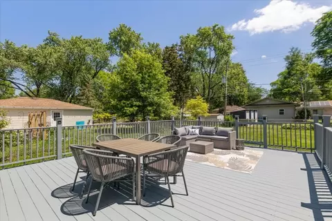 Exterior - 2306 Dove St, Rolling Meadows, IL 60008 photo 2 of 10