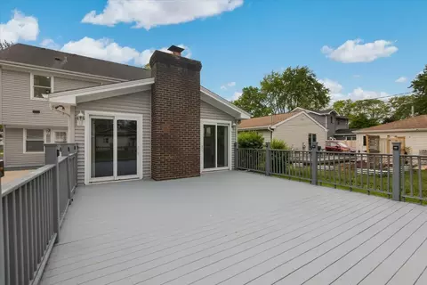 Exterior - 2306 Dove St, Rolling Meadows, IL 60008 photo 10 of 10