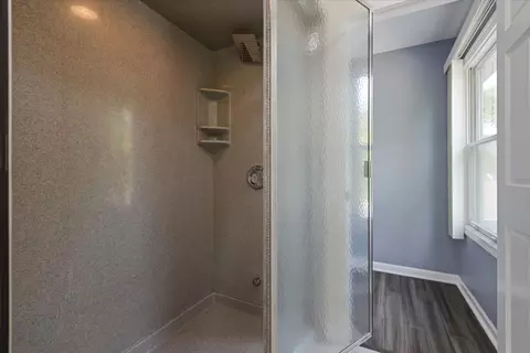 Bath - 2306 Dove St, Rolling Meadows, IL 60008 photo 8 of 10