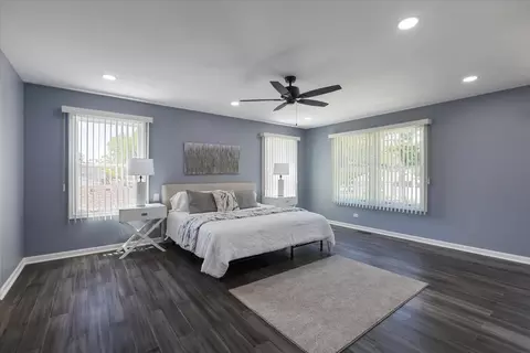 Bedroom - 2306 Dove St, Rolling Meadows, IL 60008 photo 2 of 13