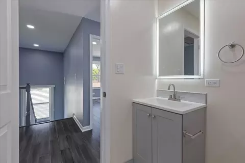 Bath - 2306 Dove St, Rolling Meadows, IL 60008 photo 10 of 10