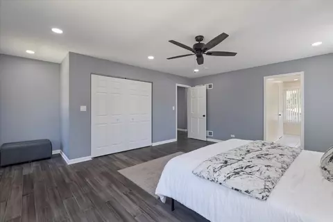 Bedroom - 2306 Dove St, Rolling Meadows, IL 60008 photo 3 of 13