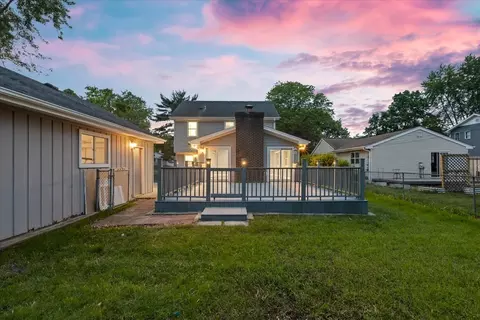 Exterior - 2306 Dove St, Rolling Meadows, IL 60008 photo 8 of 10