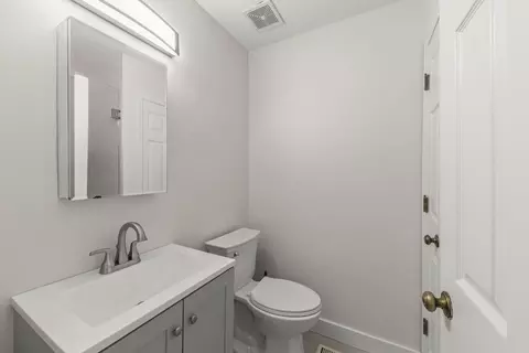 Bath - 1938 Gresham Cir #A, Wheaton, IL 60189 photo 1 of 3