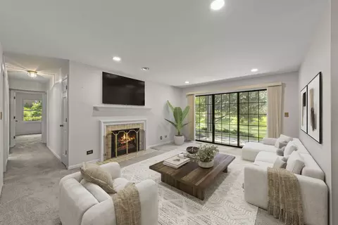 Living - 1938 Gresham Cir #A, Wheaton, IL 60189 photo 2 of 4