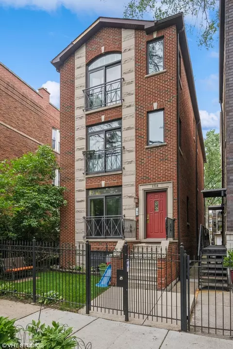 1514 W Victoria St #1, Chicago, IL 60660