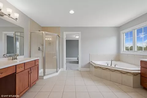 Bath - 7271 Orchard Valley Dr, Bull Valley, IL 60050 photo 3 of 6