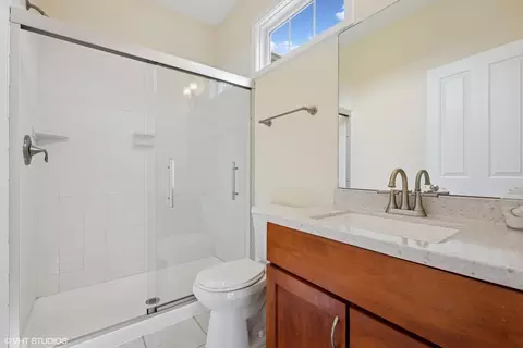 Bath - 7271 Orchard Valley Dr, Bull Valley, IL 60050 photo 2 of 6