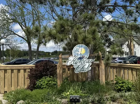 460 N Main St #N107, Wauconda, IL 60084