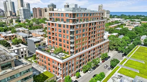 540 W Webster Ave #908, Chicago, IL 60614