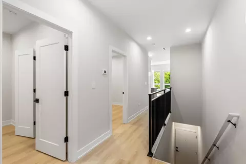 Entry Way - 5000 S Prairie Ave, Chicago, IL 60615 photo 1 of 1