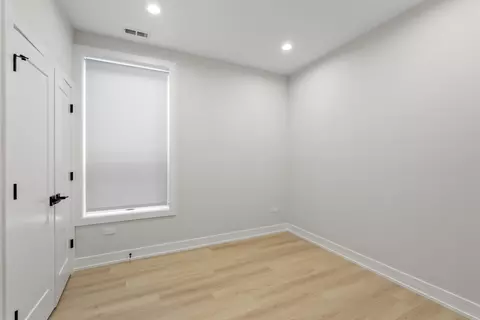 Bedroom - 5000 S Prairie Ave, Chicago, IL 60615 photo 1 of 4