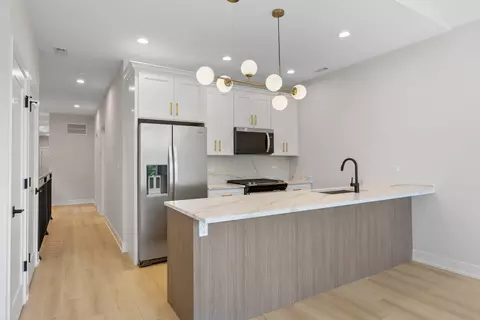Kitchen - 5000 S Prairie Ave, Chicago, IL 60615 photo 2 of 6