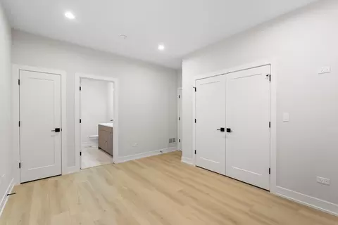 Bedroom - 5000 S Prairie Ave, Chicago, IL 60615 photo 4 of 4