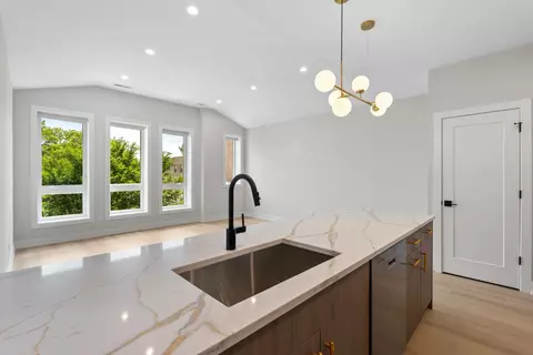 Kitchen - 5000 S Prairie Ave, Chicago, IL 60615 photo 6 of 6