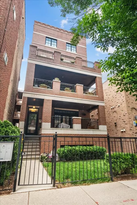 657 W Melrose St #2, Chicago, IL 60657