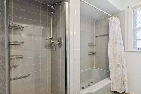 Bath - 9007 Forestview Rd, Evanston, IL 60203 photo 2 of 3