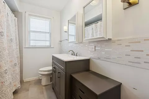 Bath - 9007 Forestview Rd, Evanston, IL 60203 photo 1 of 3