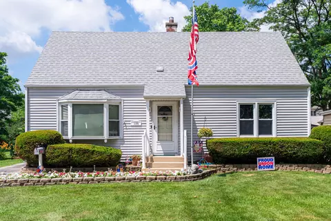 126 S Lewis Ave, Lombard, IL 60148