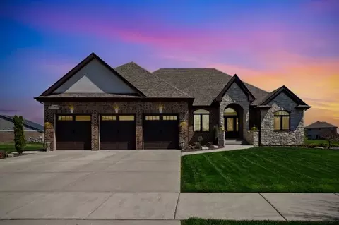 10543 Douglas Dr, Saint John, IN 46373